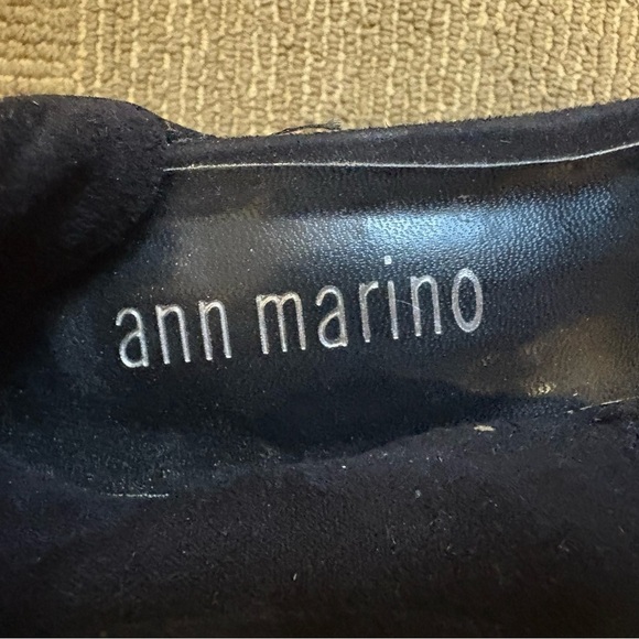 Ann Marino black suede med heel closed toed pump women's size 7 - Picture 4 of 7